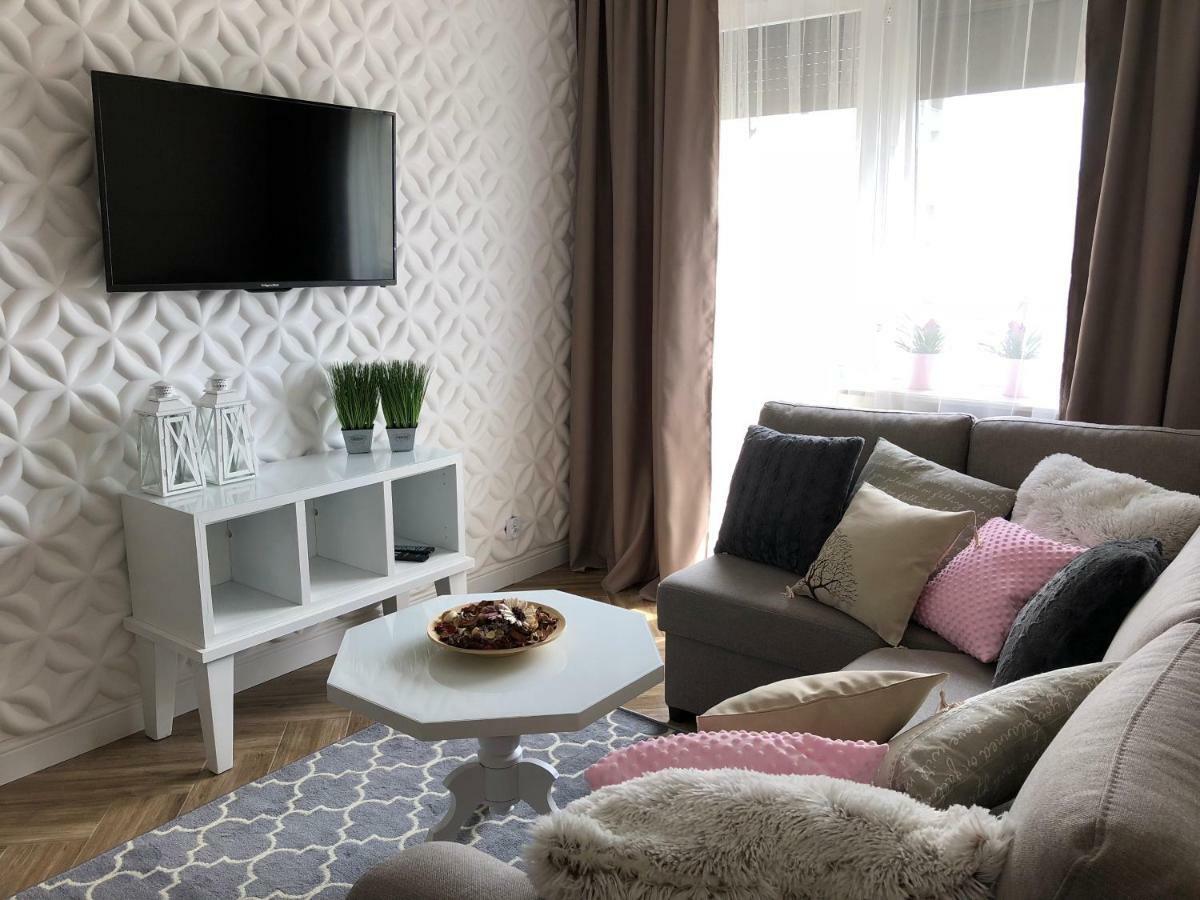 Family & Business Elegant Apartments Ul Warszawska - 2 Bedroom, Balcony, Parking Kielce Exterior foto
